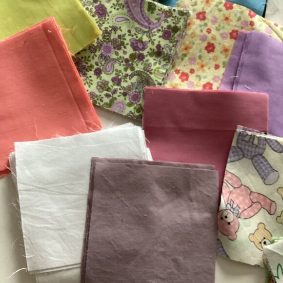 A Bundle Of 5" Inch Fabric Squares Charm Pack An Assortment of Colors & Prints - Picture 8 of 10